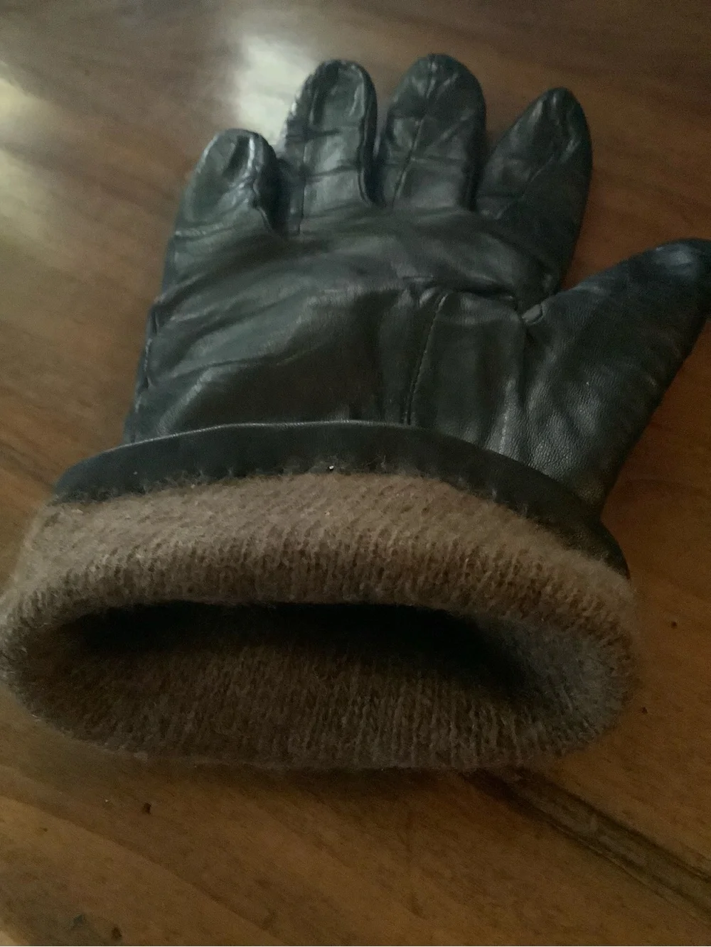 Classic Ladies Black Leather Gloves